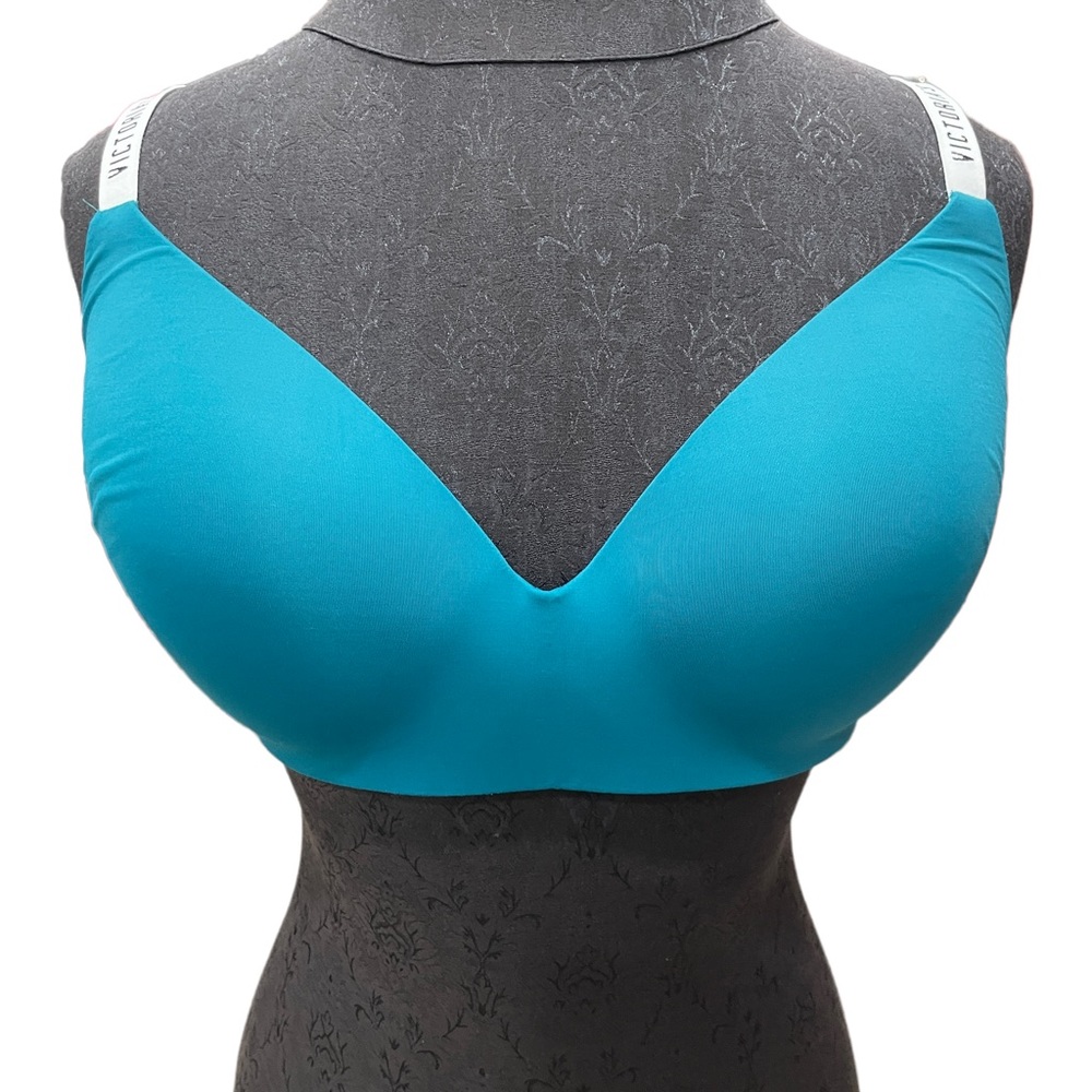 Victoria’s Secret  36DD T-shirt bra.